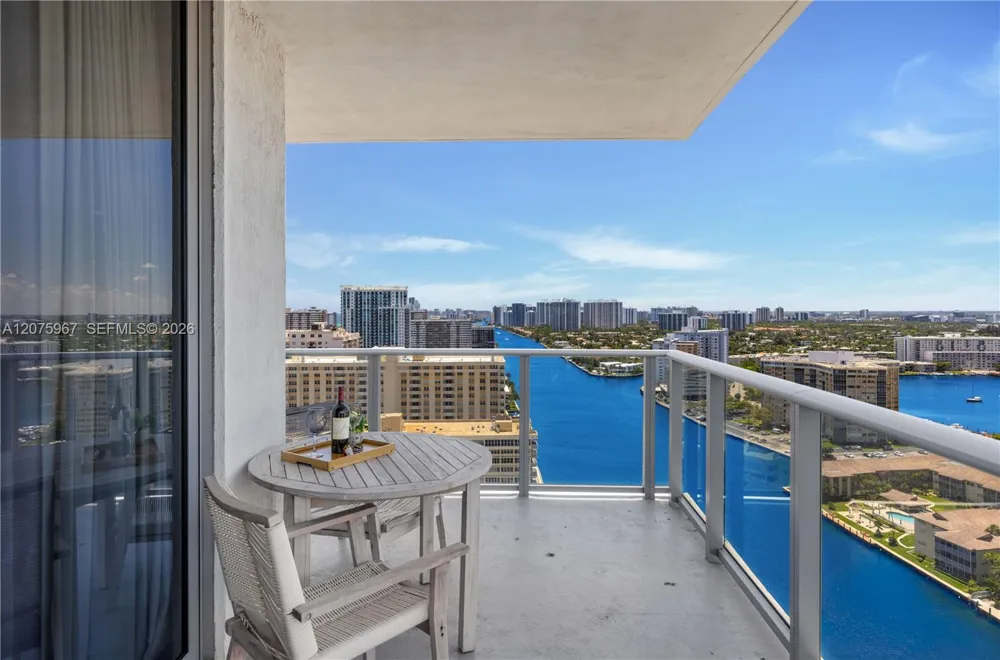 4010 S Ocean Dr #R2008 Hollywood, FL 33019
