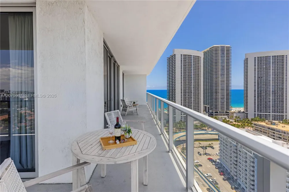 4010 S Ocean Dr #R2008 Hollywood, FL 33019