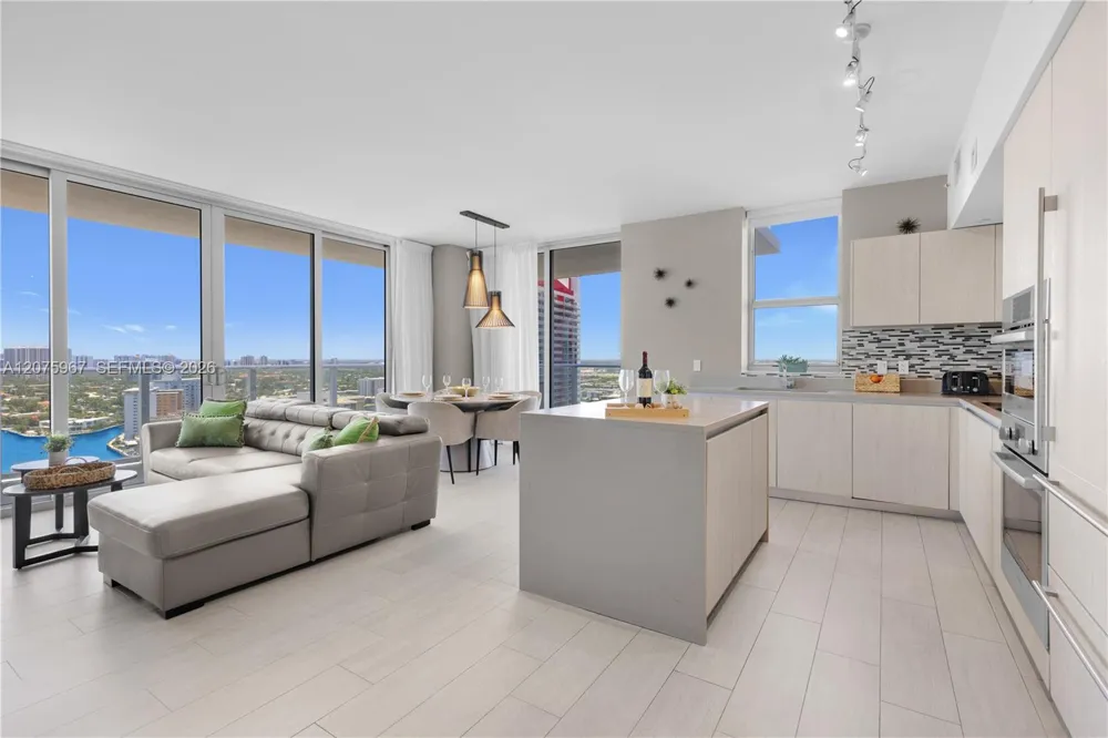4010 S Ocean Dr #R2008 Hollywood, FL 33019