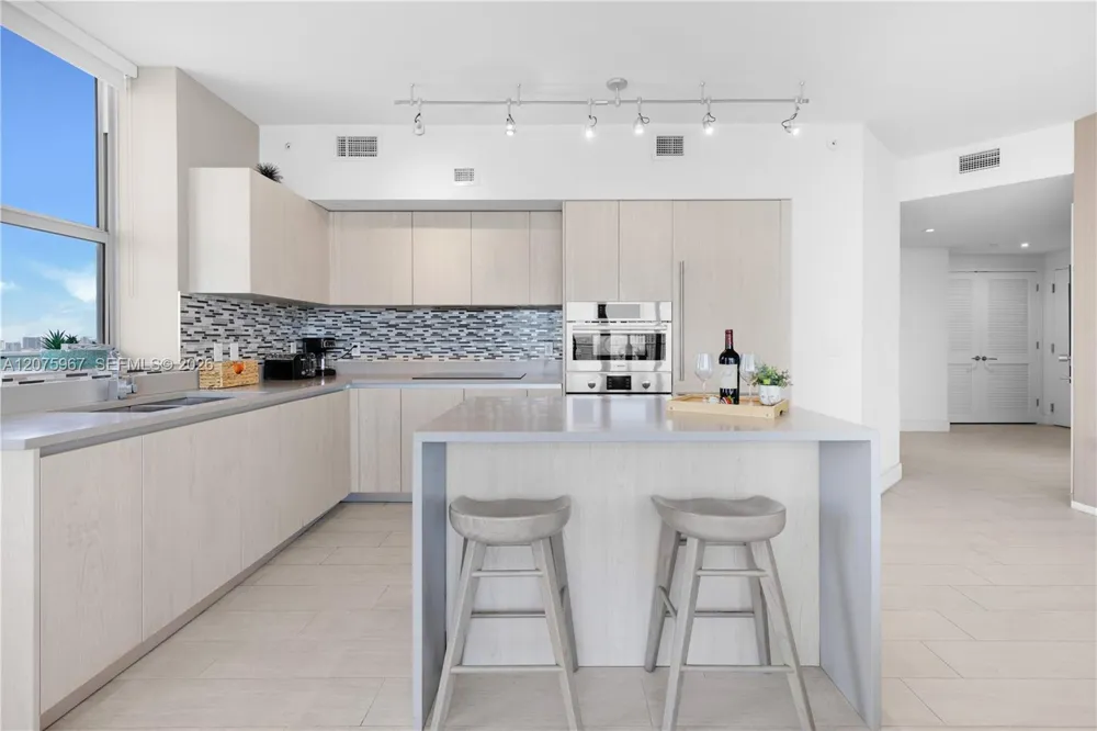 4010 S Ocean Dr #R2008 Hollywood, FL 33019