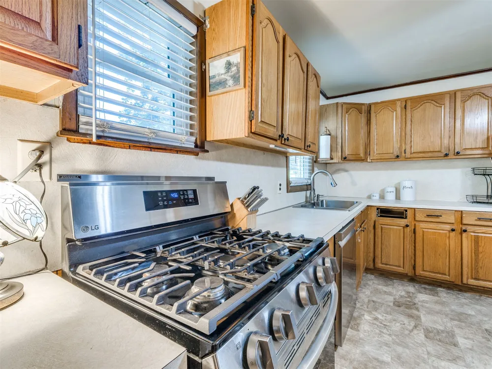 2019 S 161st WestAvenue Sand Springs, OK 74063