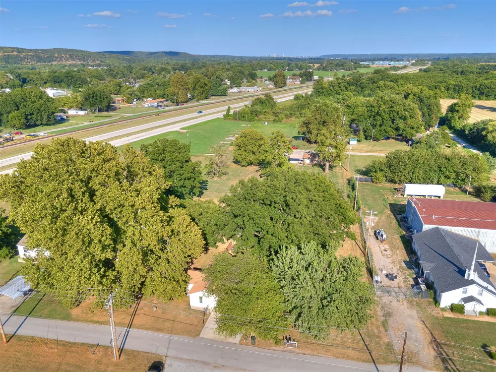 2019 S 161st WestAvenue Sand Springs, OK 74063