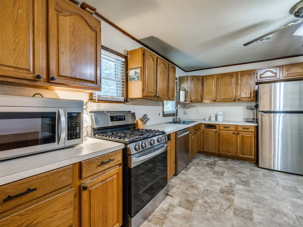 2019 S 161st WestAvenue Sand Springs, OK 74063
