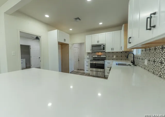 2130 CINCINNATI AVE San Antonio, TX 78228
