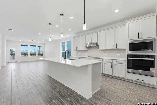 12424 DIME BOX San Antonio, TX 78253