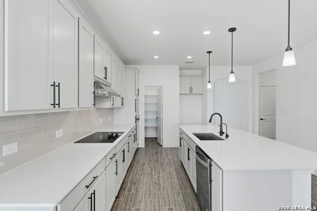 12424 DIME BOX San Antonio, TX 78253
