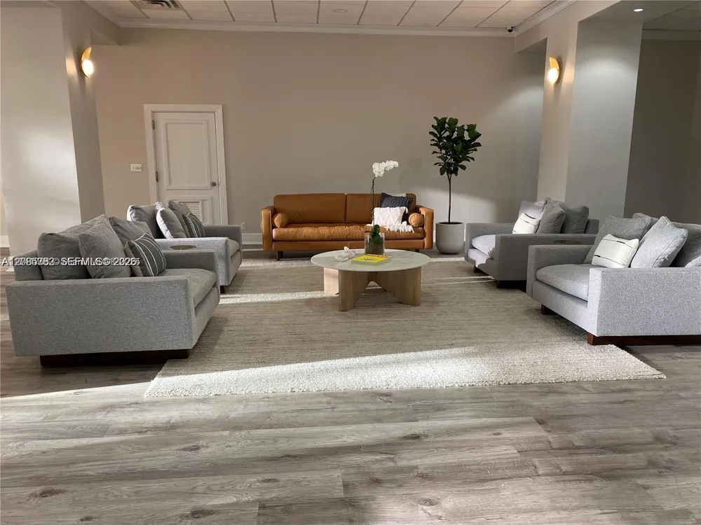 5600 E Collins Ave #5B Miami Beach, FL 33140