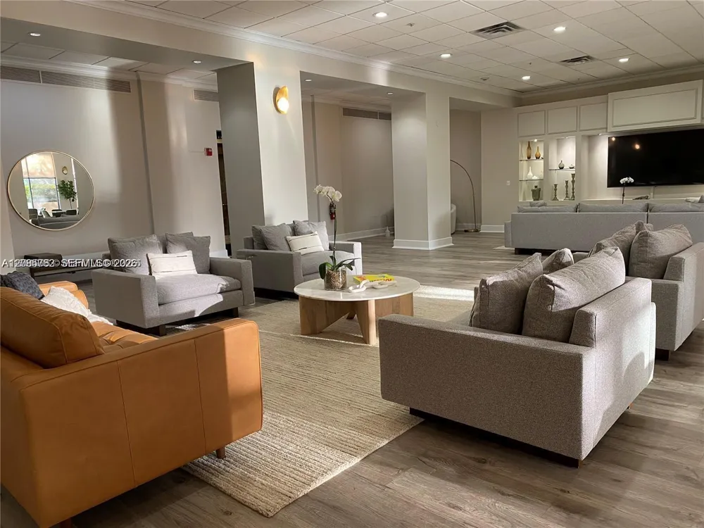 5600 E Collins Ave #5B Miami Beach, FL 33140