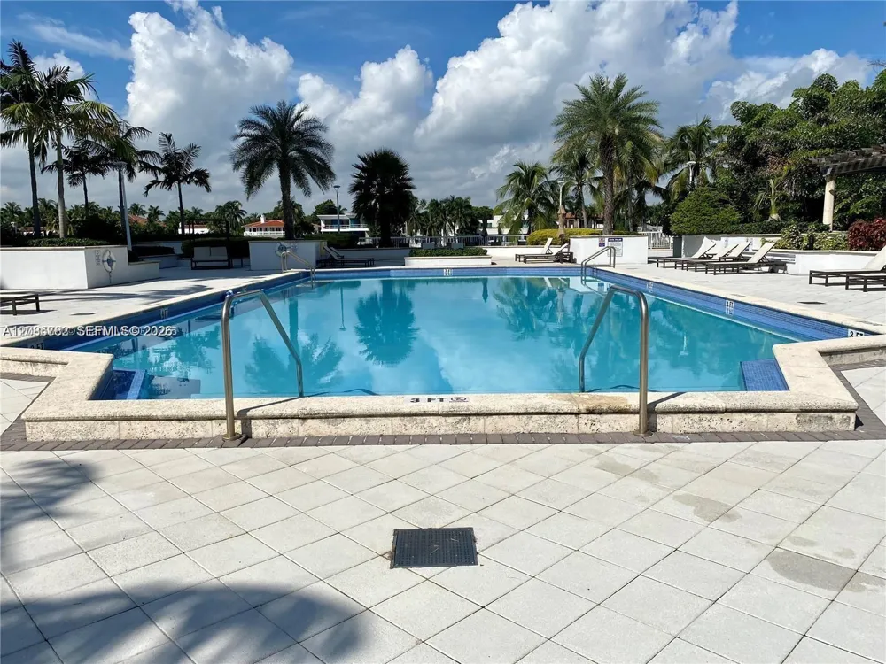 5600 E Collins Ave #5B Miami Beach, FL 33140