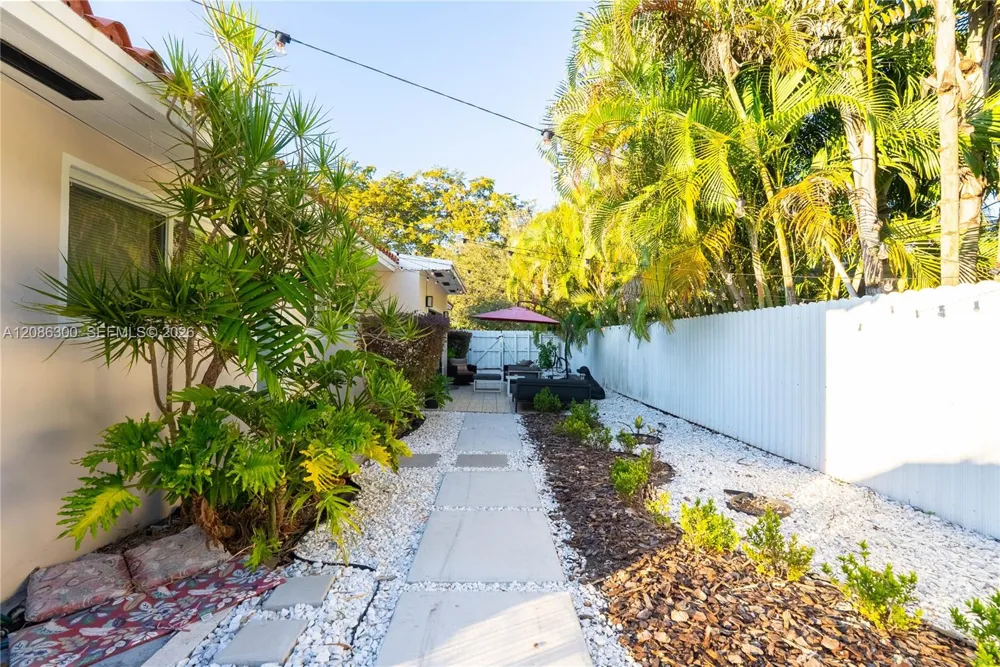 12015 NE 7th Ave Biscayne Park, FL 33161