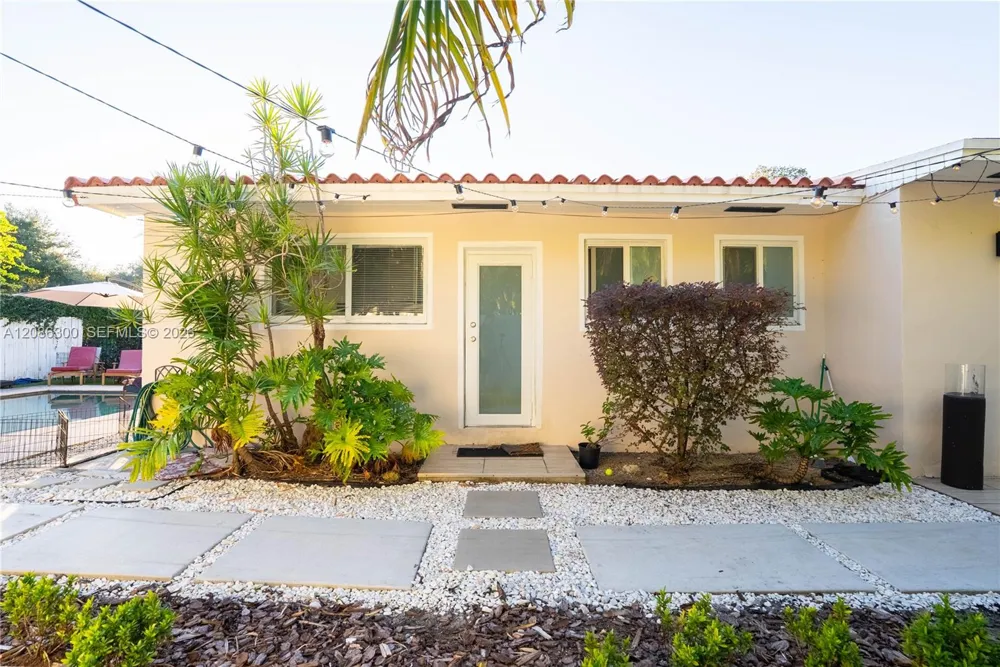 12015 NE 7th Ave Biscayne Park, FL 33161