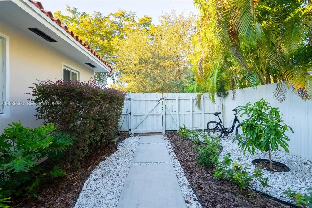 12015 NE 7th Ave Biscayne Park, FL 33161