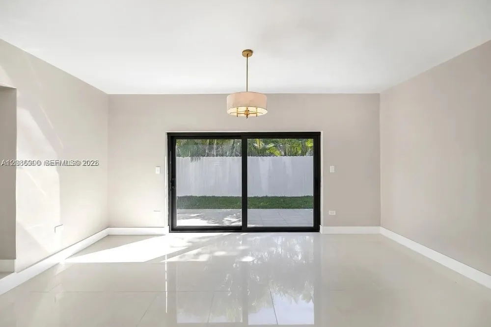 12015 NE 7th Ave Biscayne Park, FL 33161