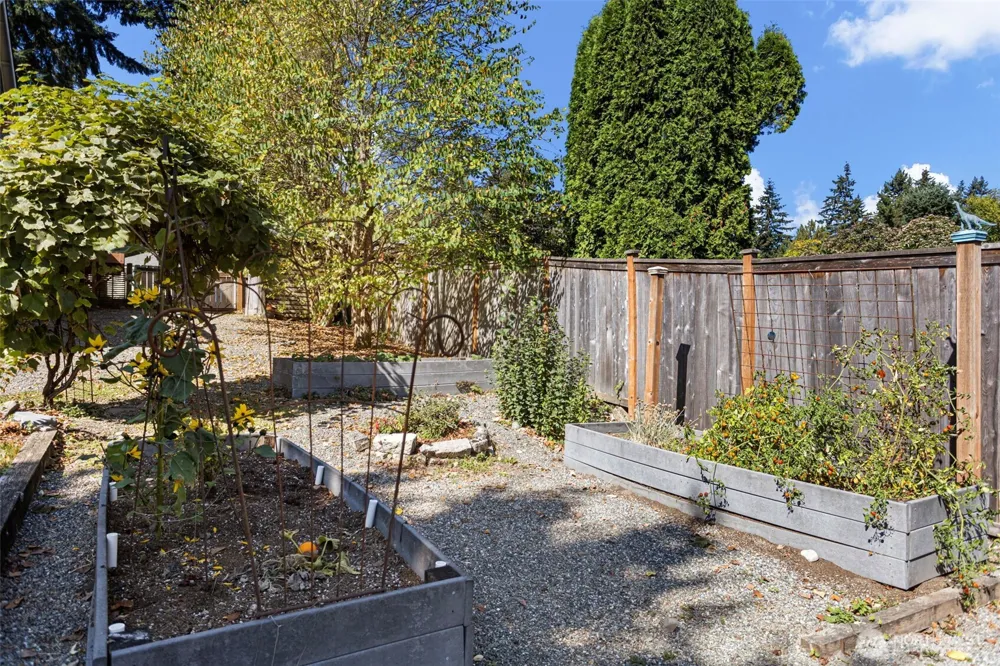 15520 Burke Avenue Shoreline, WA 98133