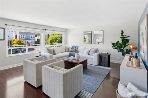 4324 Phinney Avenue #3