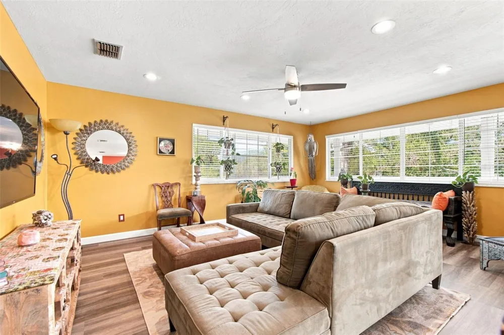 389 GEORGIA AVENUE Crystal Beach, FL 34681