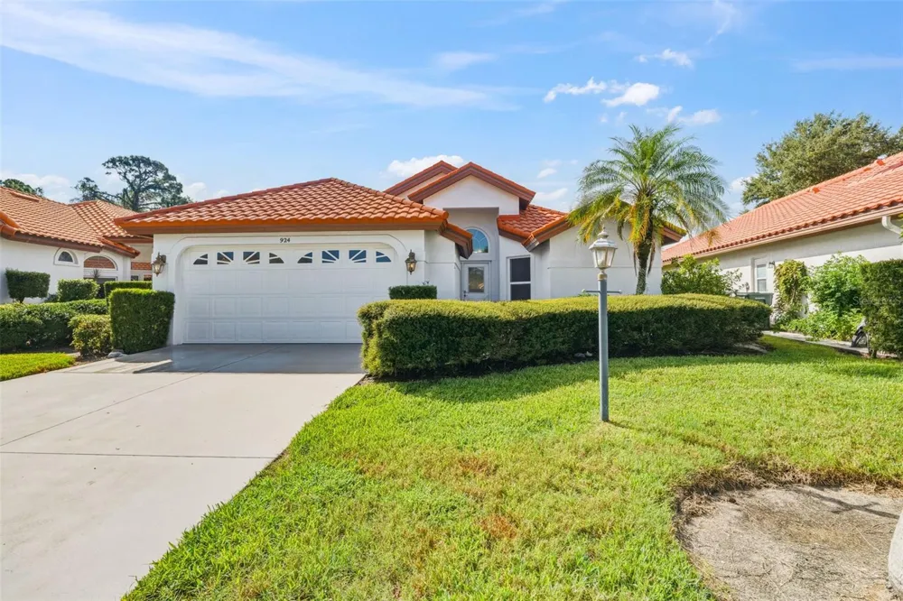 924 HARBOR TOWN DRIVE Venice, FL 34292