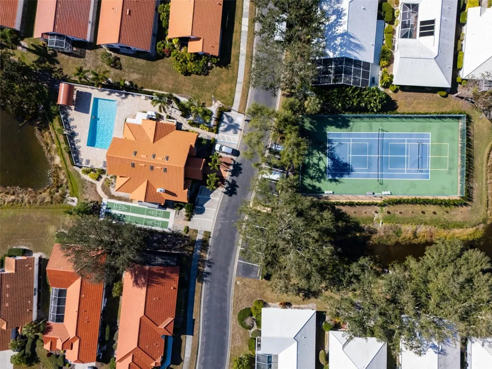924 HARBOR TOWN DRIVE Venice, FL 34292