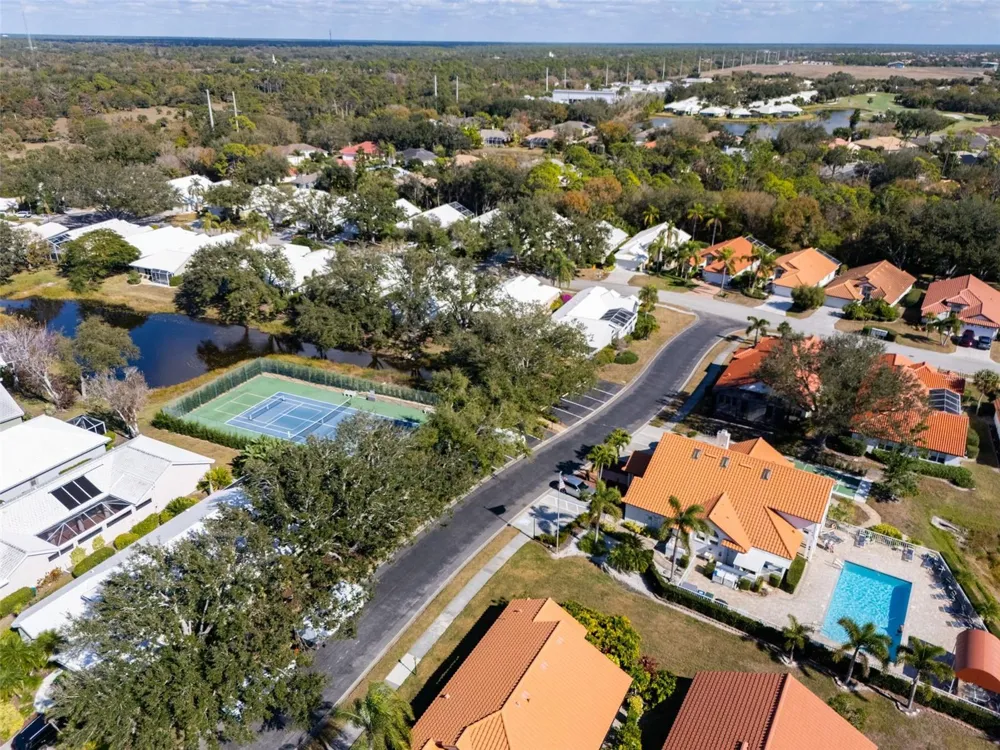 924 HARBOR TOWN DRIVE Venice, FL 34292
