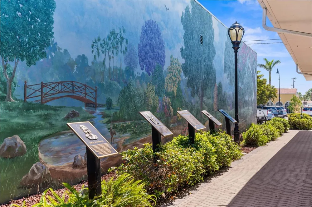 924 HARBOR TOWN DRIVE Venice, FL 34292