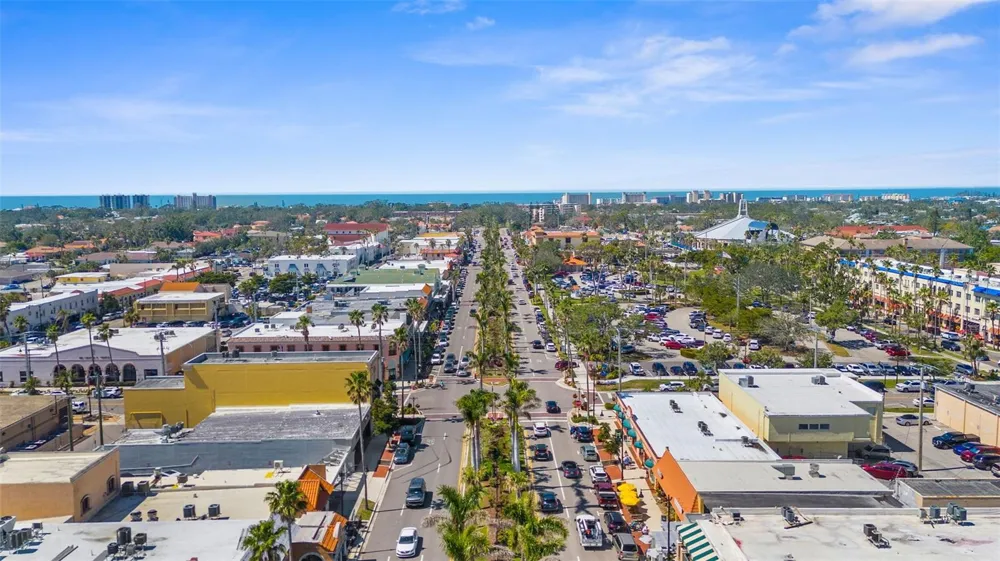 924 HARBOR TOWN DRIVE Venice, FL 34292