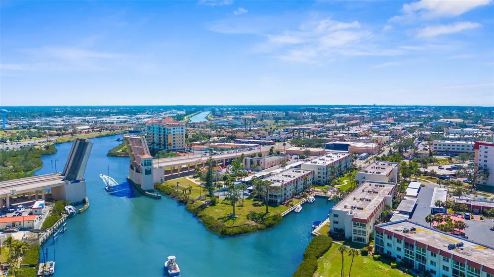 924 HARBOR TOWN DRIVE Venice, FL 34292