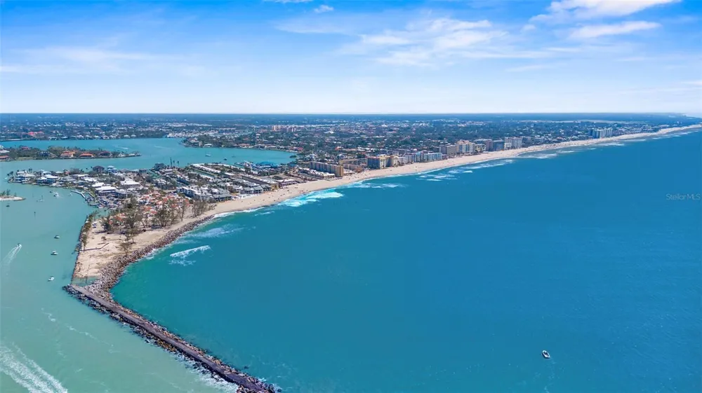 924 HARBOR TOWN DRIVE Venice, FL 34292