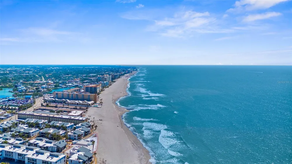 924 HARBOR TOWN DRIVE Venice, FL 34292