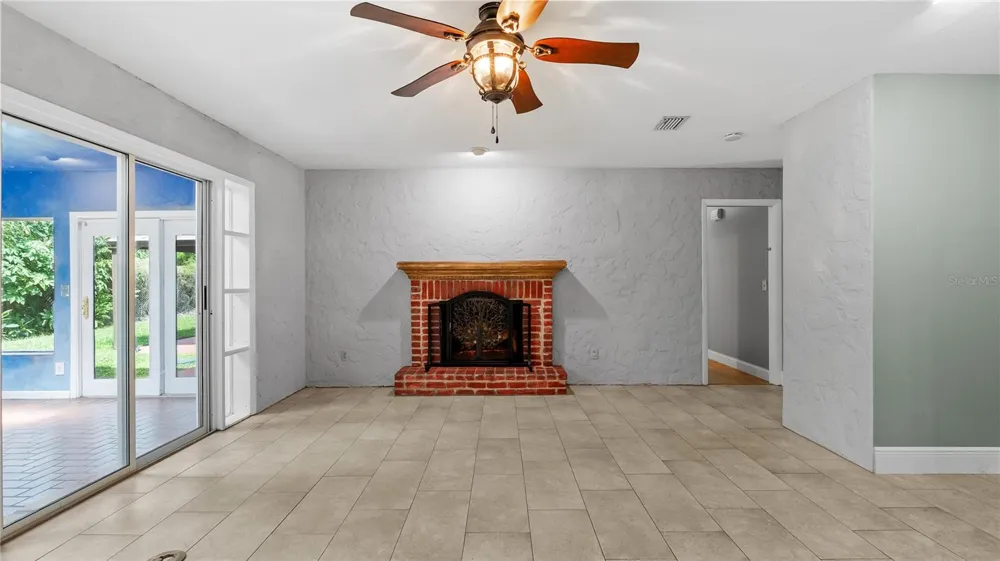 5304 ROSECREST CIRCLE Tampa, FL 33617