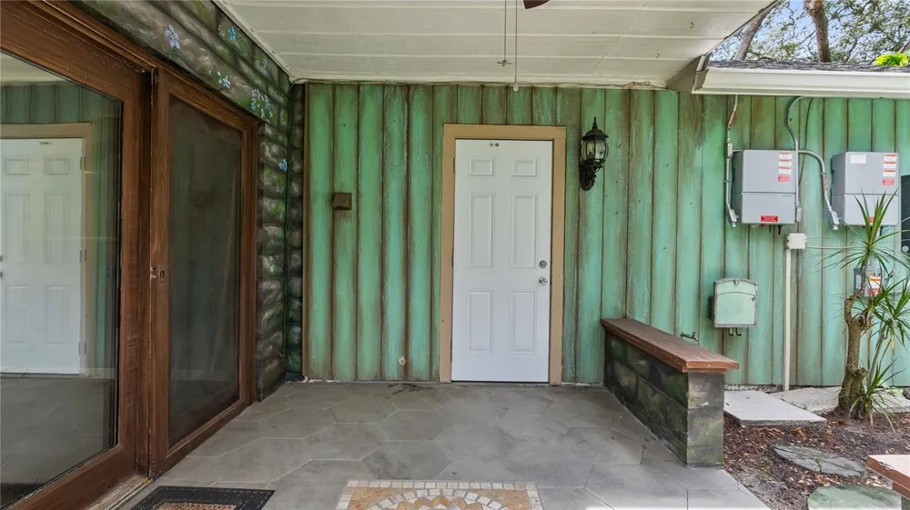 5304 ROSECREST CIRCLE Tampa, FL 33617