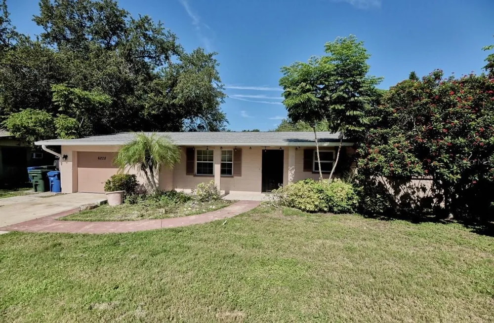 6228 PAULINE AVENUE Sarasota, FL 34231