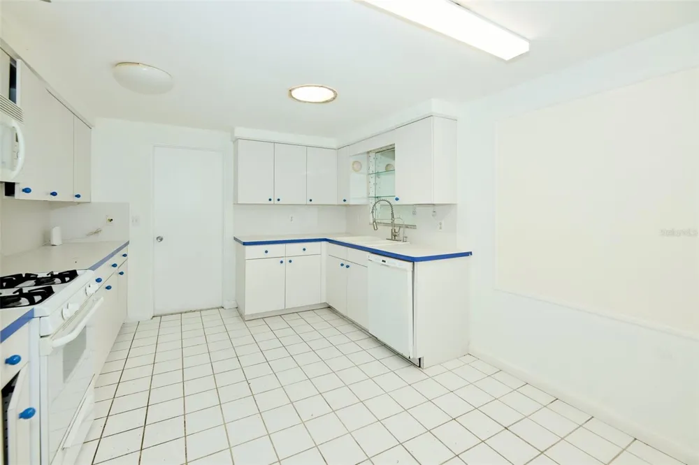 6228 PAULINE AVENUE Sarasota, FL 34231
