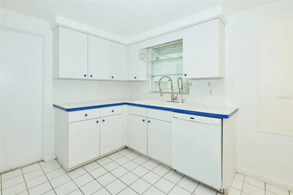 6228 PAULINE AVENUE Sarasota, FL 34231