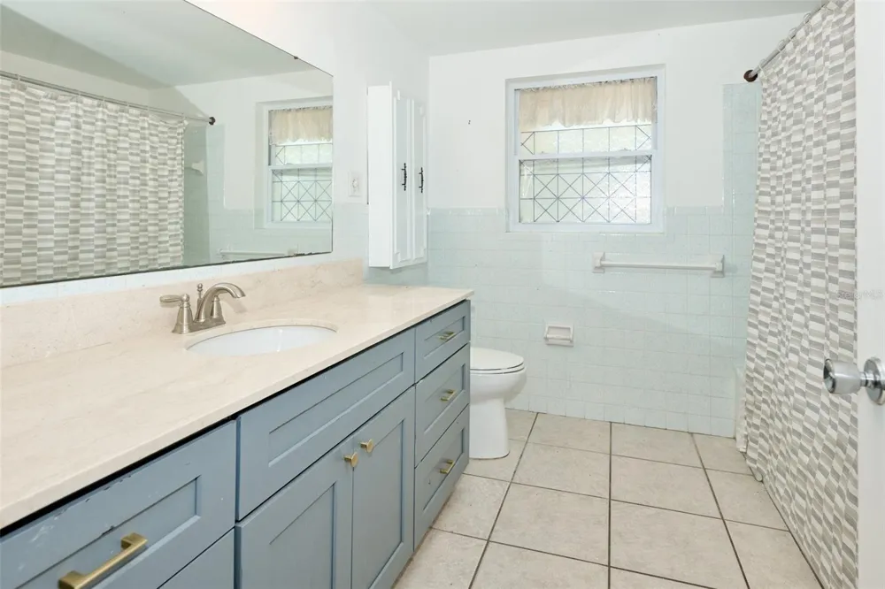 6228 PAULINE AVENUE Sarasota, FL 34231