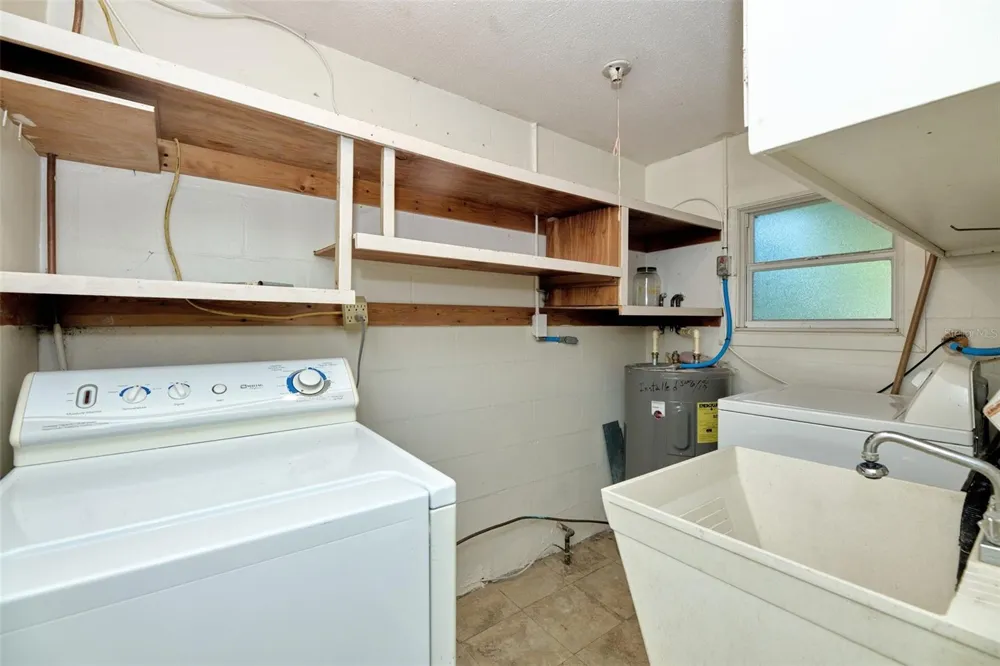 6228 PAULINE AVENUE Sarasota, FL 34231
