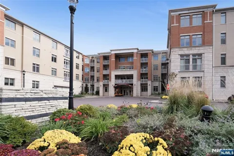 7400 River Road 434