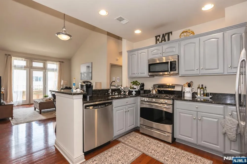 7400 River Road 434 North Bergen, NJ 07047