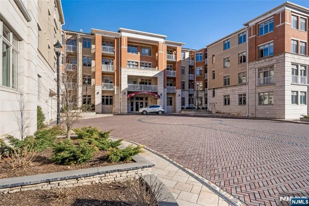 7400 River Road 434 North Bergen, NJ 07047