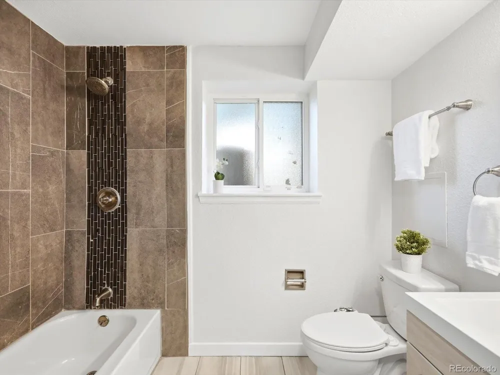 2127 S Ivory Street Aurora, CO 80013