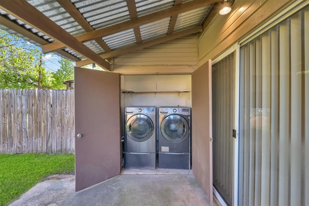 1603 Hazelwood Street Street #B Conroe, TX 77301