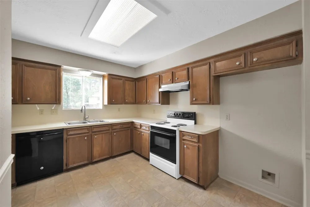 1603 Hazelwood Street Street #B Conroe, TX 77301