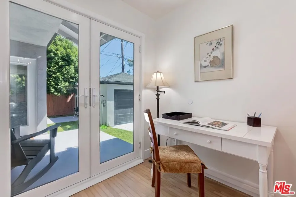 3232 S Beverly Drive Los Angeles, CA 90034