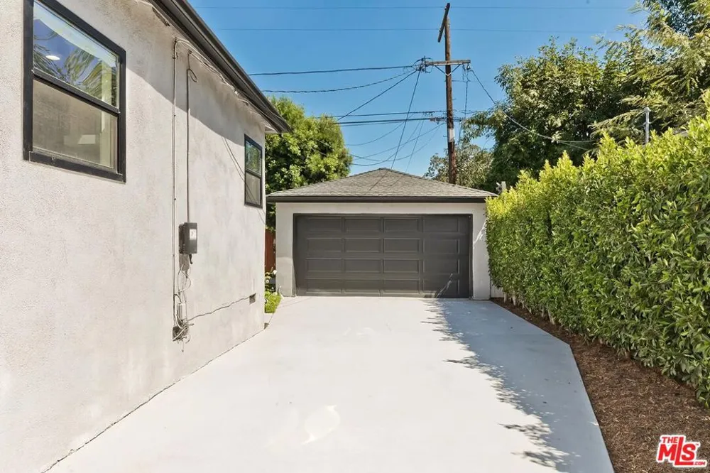 3232 S Beverly Drive Los Angeles, CA 90034