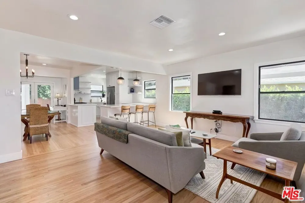 3232 S Beverly Drive Los Angeles, CA 90034