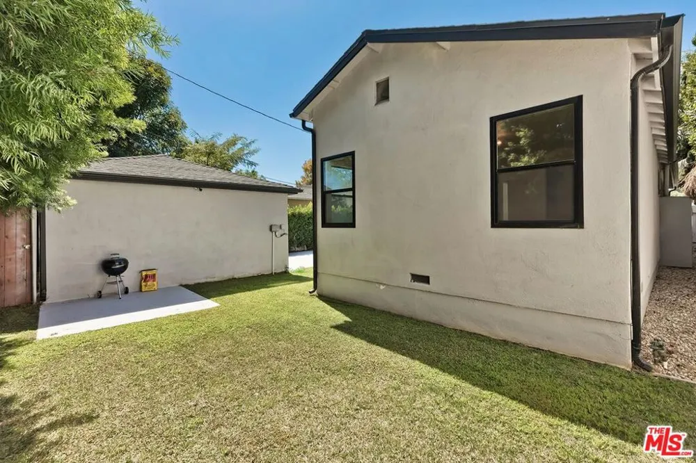 3232 S Beverly Drive Los Angeles, CA 90034