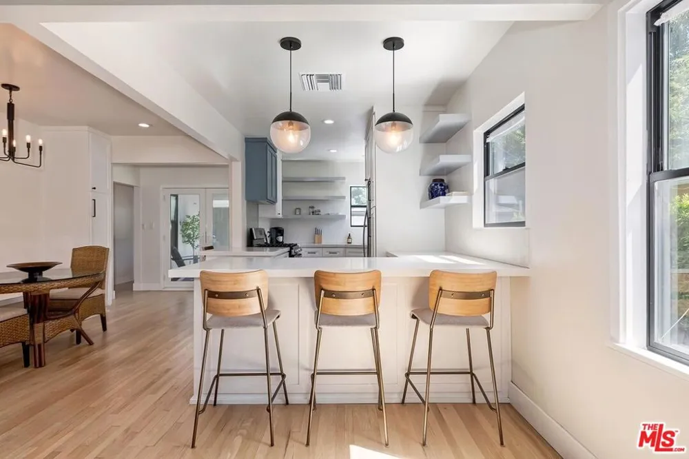 3232 S Beverly Drive Los Angeles, CA 90034