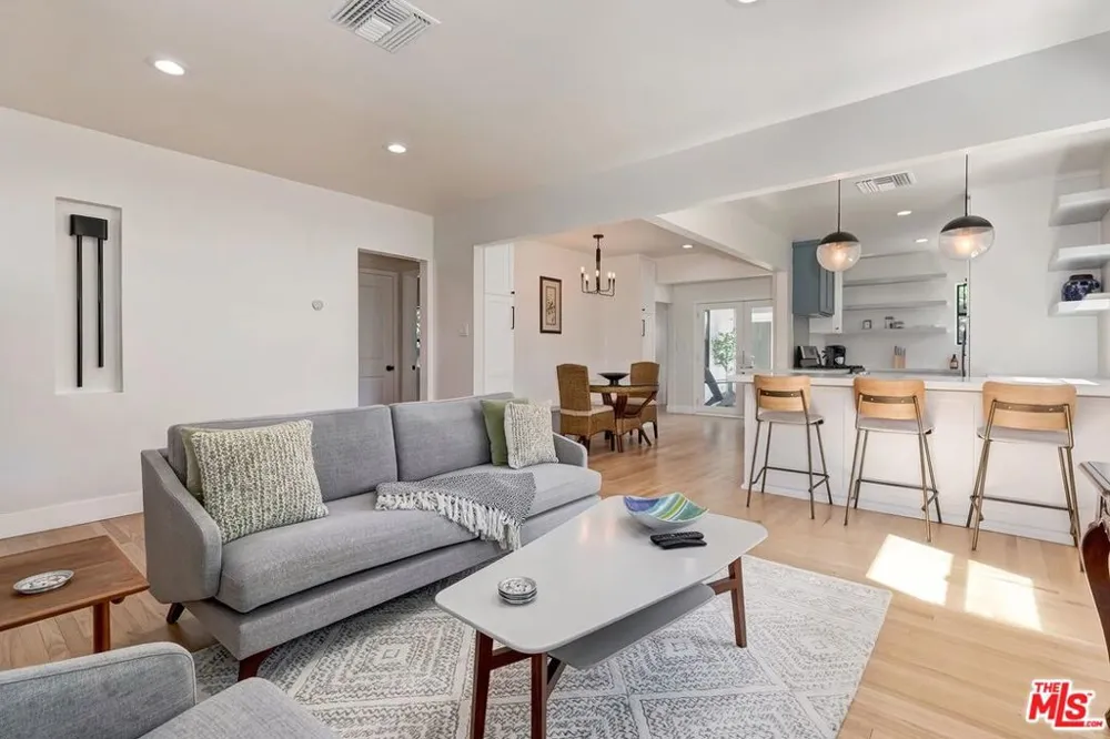 3232 S Beverly Drive Los Angeles, CA 90034