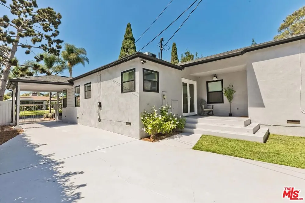 3232 S Beverly Drive Los Angeles, CA 90034