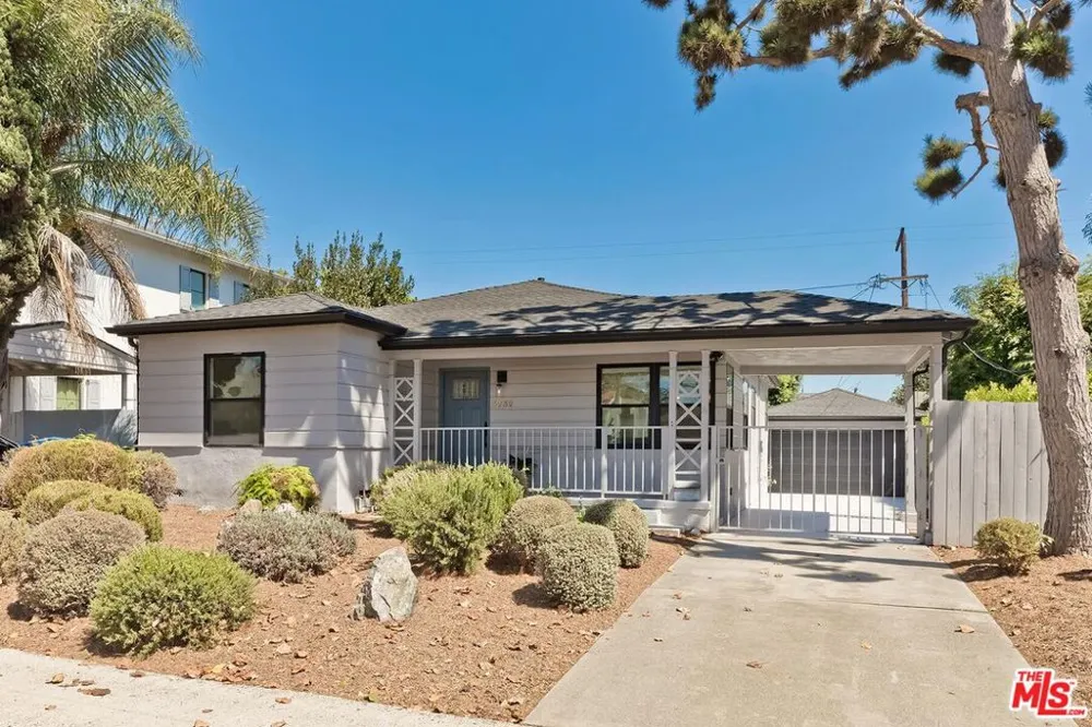 3232 S Beverly Drive Los Angeles, CA 90034