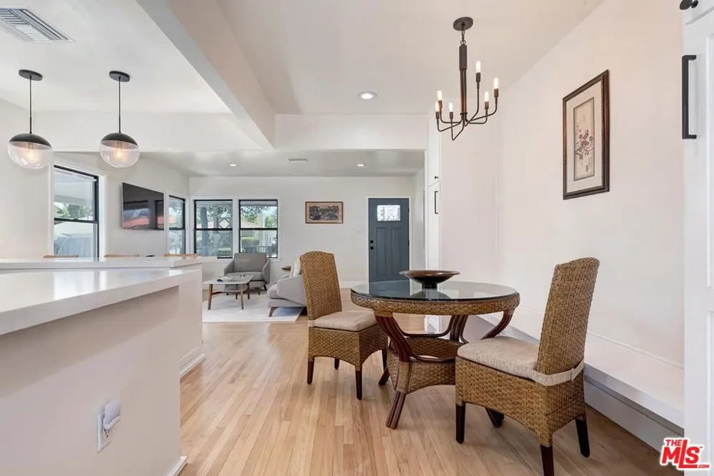 3232 S Beverly Drive Los Angeles, CA 90034